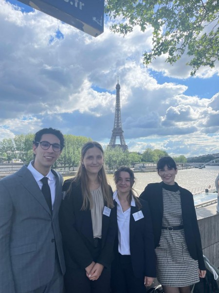 El equipo de la Facultad se consagró campeón de la 19º edición del Concours d'Arbitrage de Paris