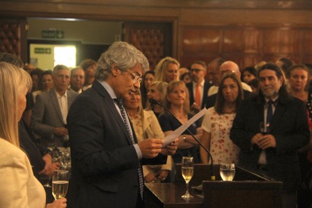 Acto de entrega de diplomas y medallas a profesores y profesoras de la Facultad