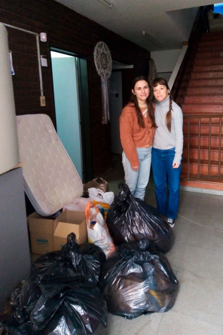 Donación de alimentos no perecederos al Hogar MAMA