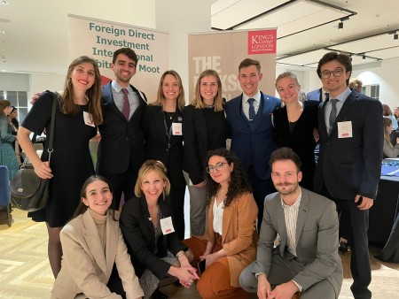 El equipo de la Facultad alcanzó el cuarto puesto en la competencia Foreign Direct Investment International Arbitration Moot 