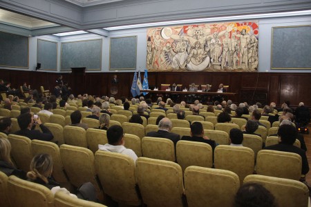 Entrega del doctorado honoris causa a Rafael Mariano Grossi