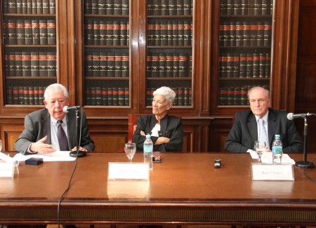 Entrega del doctorado honoris causa de la UBA al profesor doctor Edmundo Vargas Carreño