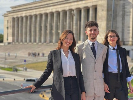 La Facultad seleccionó al equipo que participará en la Edición número 40 del Concurso Jean Pictet sobre simulación y alegatos en Derecho Internacional Humanitario.