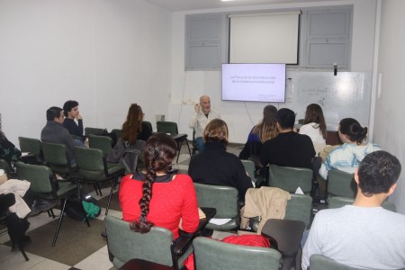 Taller: "Física y Derecho: diálogos interdisciplinarios para investigar casos de Violencia Institucional"