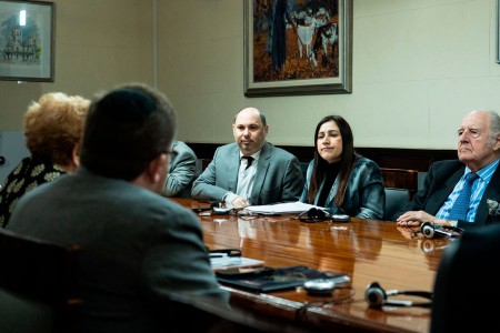 Visita de la Embajadora enviada especial de los Estados Unidos para Monitorear y Combatir el Antisemitismo Deborah Lipstadt