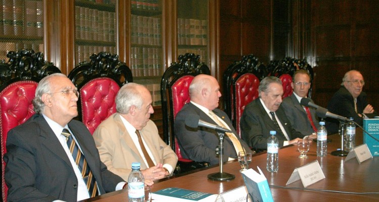 Presentación de la obra “Fundamentos de la República Democrática. Curso de Teoría del Estado” del Dr. Raúl Alfonsín