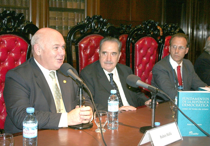 Rubén Hallú, Raúl Alfonsín y Carlos Rosenkrantz