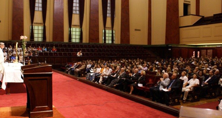 Misa y oración interreligiosa en la Facultad de Derecho