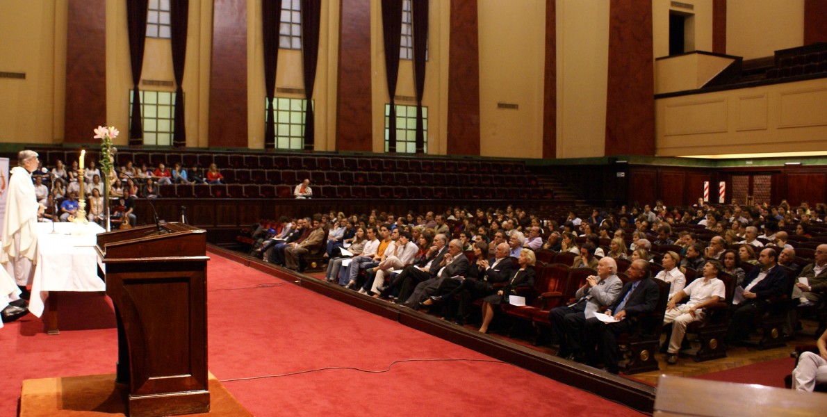 Misa y oración interreligiosa en la Facultad de Derecho