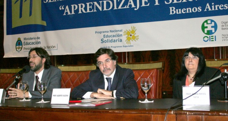 Sergio Rial, Alberto Sileoni y María Nieves Tapia