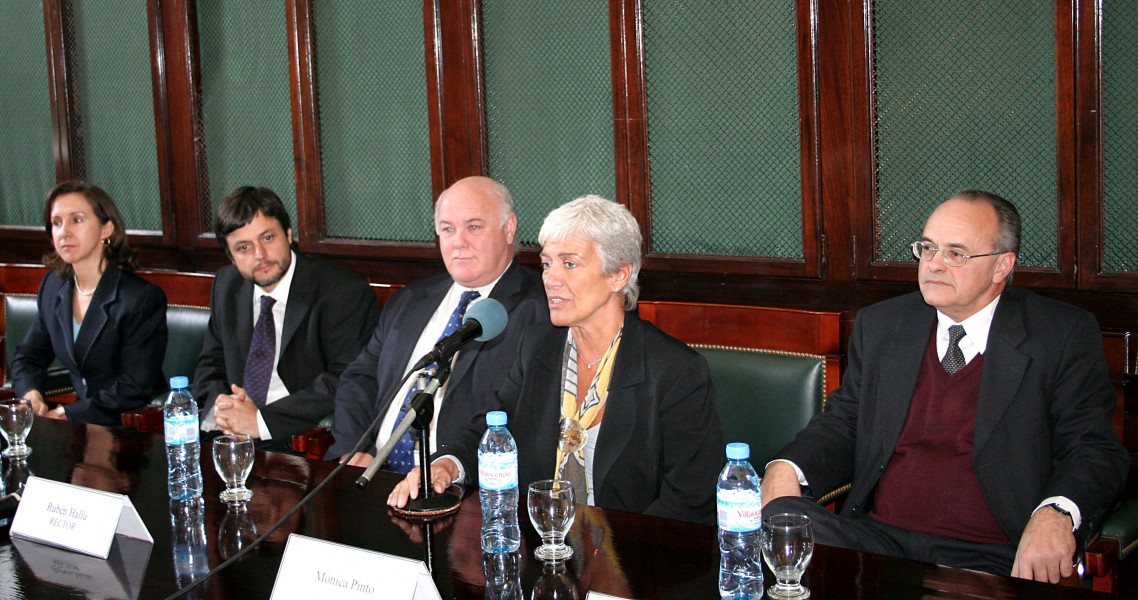 Margarita Uprimny, Gonzalo Alvarez, Rubén Hallú, Mónica Pinto y Rafael Guarga