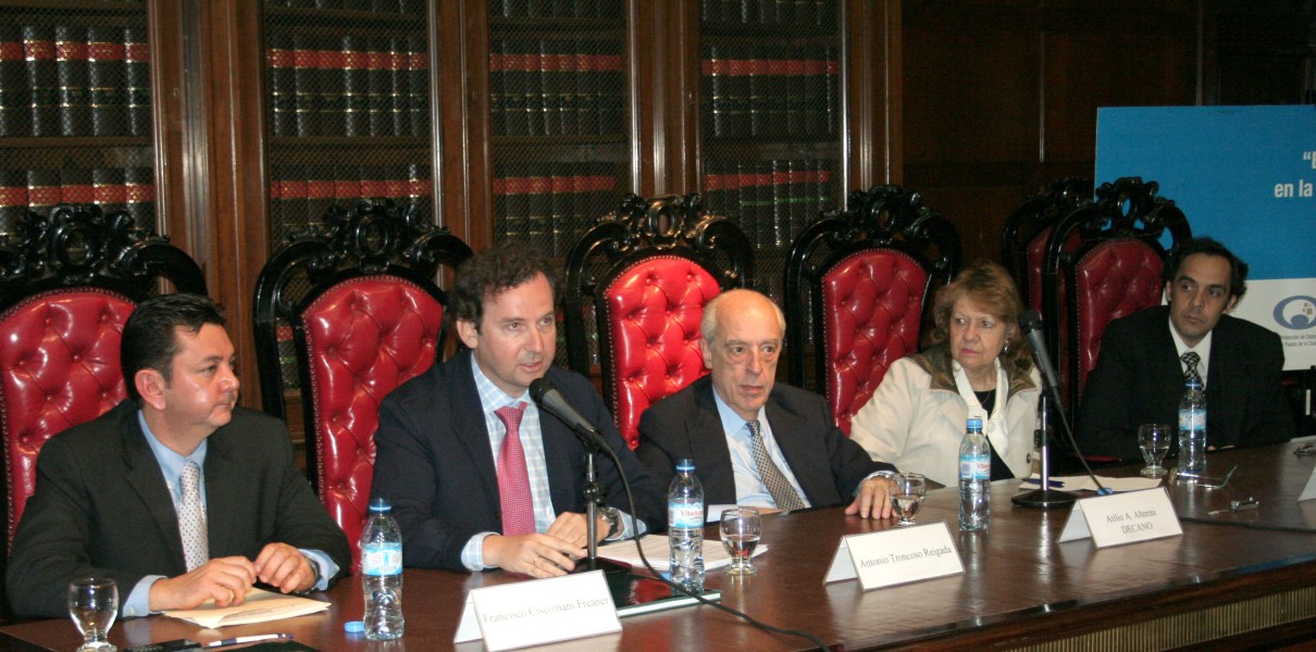 Francisco Ciscomani Freaner, Antonio Troncoso Reigada, Atilio A. Alterini, Alicia Pierini y Raúl G. Ferreyra