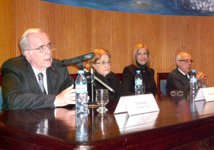 Tulio Ortiz, Edith Litwin, María Beatriz Guglielmotti y Atilio A. Alterini