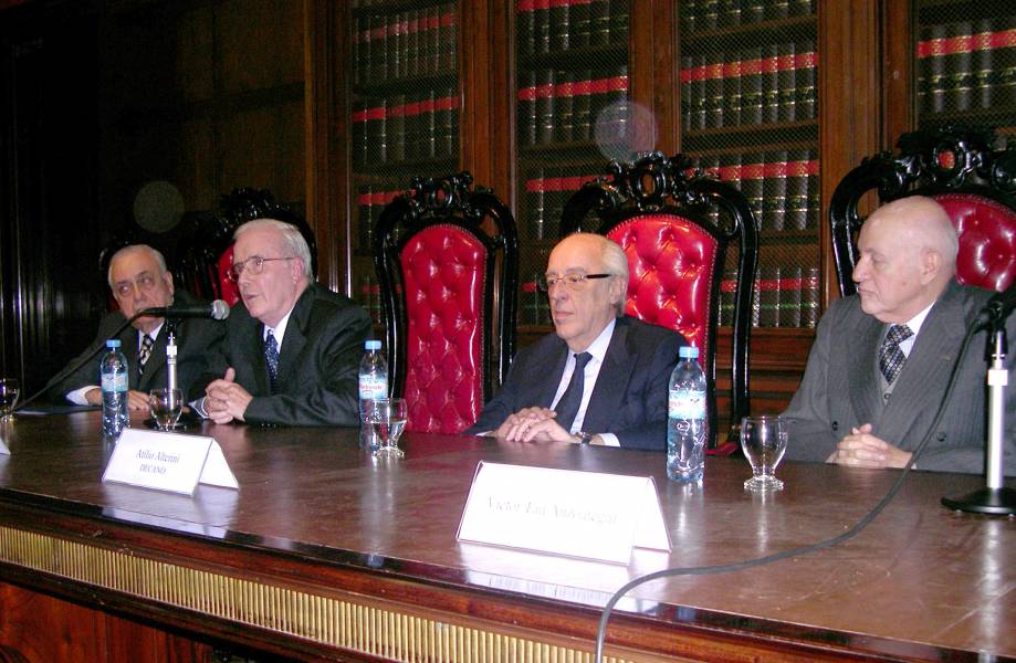 José María Díaz Couselo, Tulio Ortiz, Atilio A. Alterini y Víctor Tau Anzoátegui