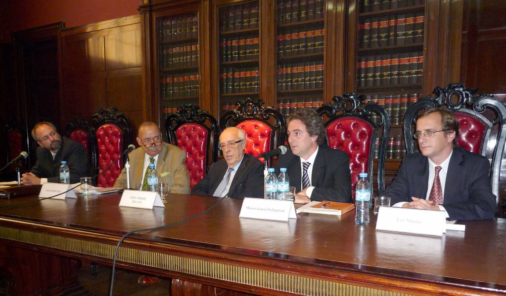 Gustavo J. Naveira de Casanova, José O. Casás, Atilio A. Alterini, Marcos García Etchegoyen y Luis Mendez