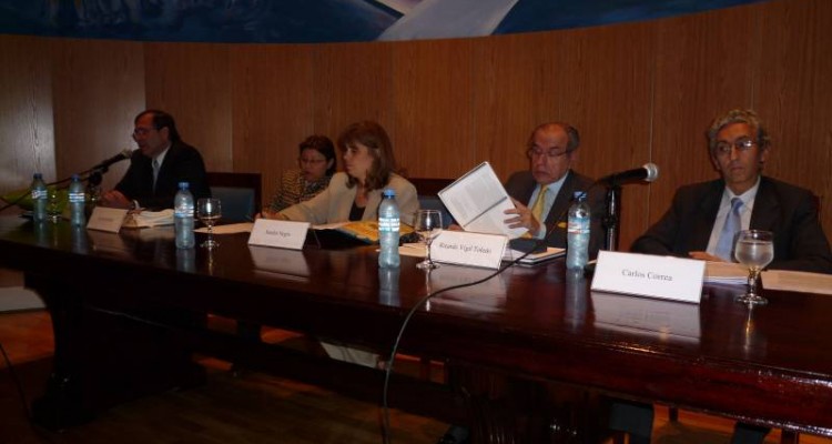 Roberto Ruiz Díaz Labrano, Silvia Rosales, Sandra C. Negro, Ricardo Vigil Toledo y Carlos M. Correa