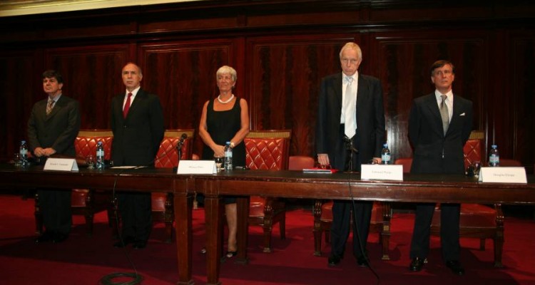 Juan Vicente Sola, Ricardo Lorenzetti, Mónica Pinto, Edmund Phelps y Douglas Elespe