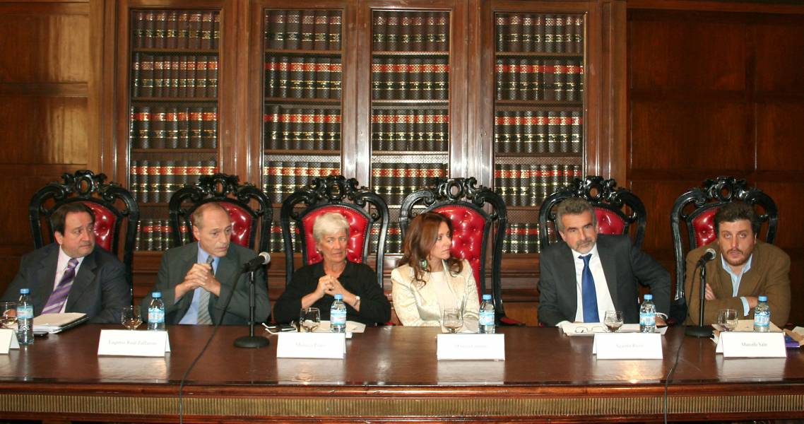 Carlos Arslanian, Eugenio R. Zaffaroni, Mónica Pinto, Mónica Cuñarro, Agustín Rossi y Gastón Chillier