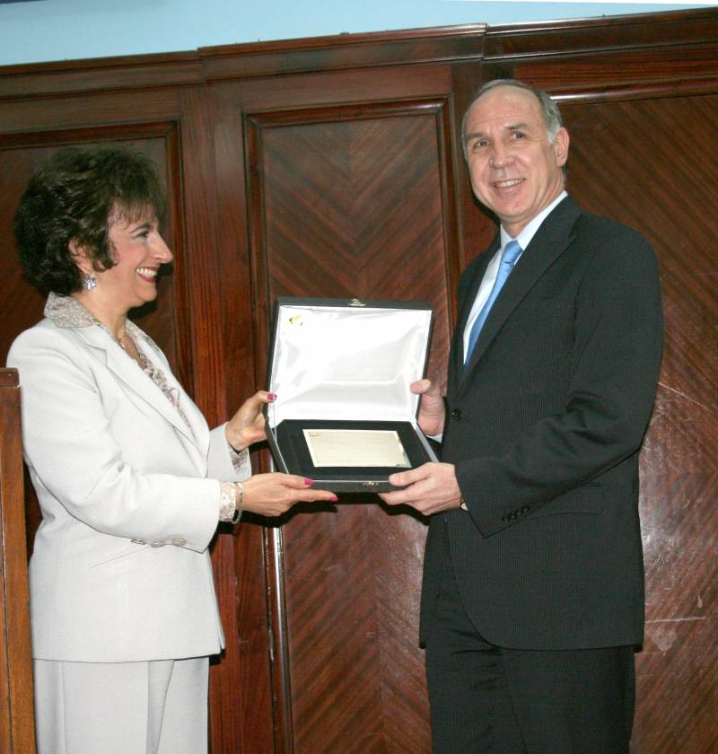 El Presidente de la Corte Suprema de Justicia de la Nación, Dr. Ricardo L. Lorenzetti, recibe el Premio Derechos Humanos 2010