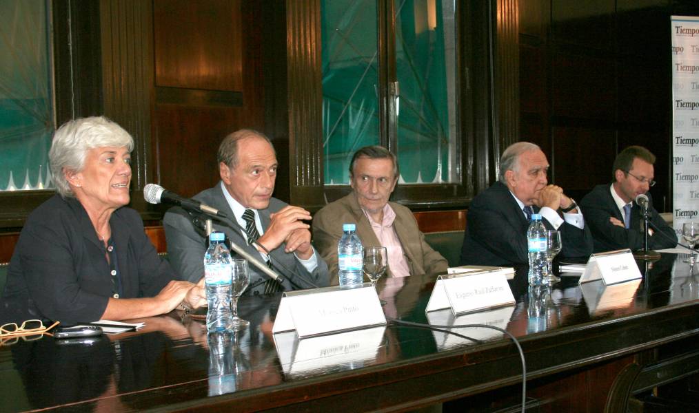 Mónica Pinto, Eugenio R. Zaffaroni, Néstor Cohen, Ricardo Gil Lavedra y Martín Magram