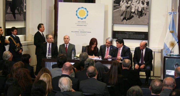 El Digesto Jurídico Argentino elaborado por la Facultad de Derecho se presentó en la Casa Rosada