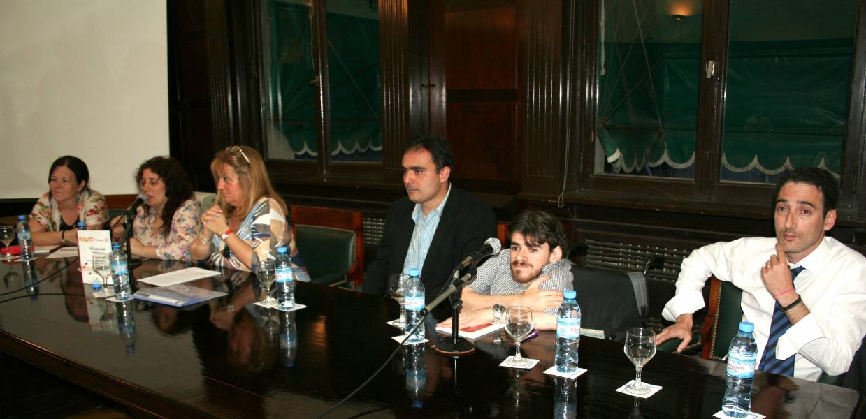 Susana Underwood, Verónica Rusler, Silvia Balzano, Juan Antonio Seda, Franco Rinaldi y Leandro Halperín