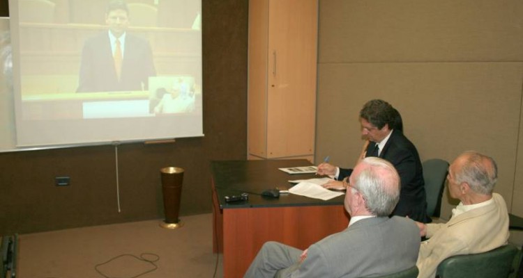 A través de una videoconferencia, Matthew C. Mirow destacó: “hace 100 años en la Universidad de Buenos Aires el profesor francés León Duguit dijo que la propiedad no es un derecho, es una función social”.