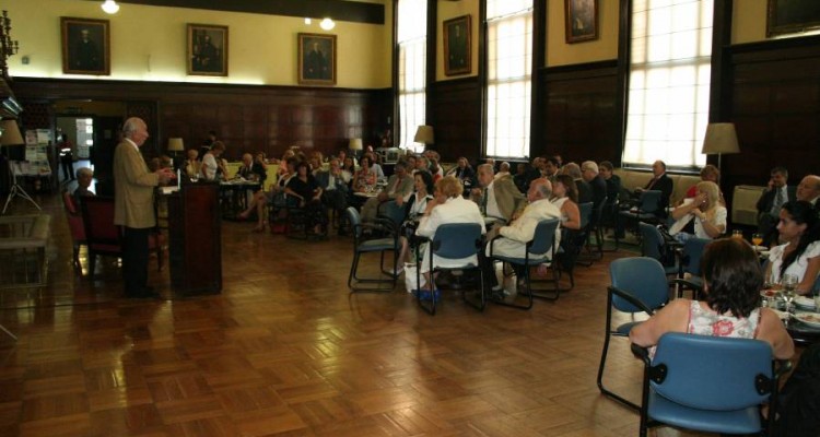 Ciclo de almuerzos académicos para profesores regulares de la Facultad - 