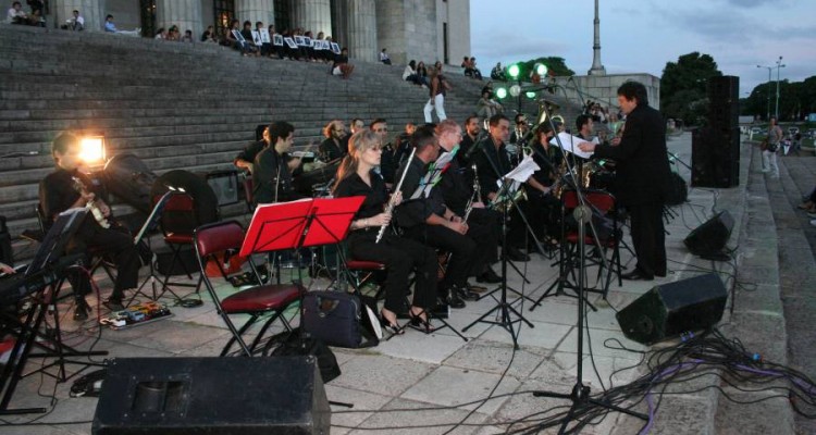 Con un concierto en las escalinatas, la Facultad de Derecho celebró el Día de la Mujer