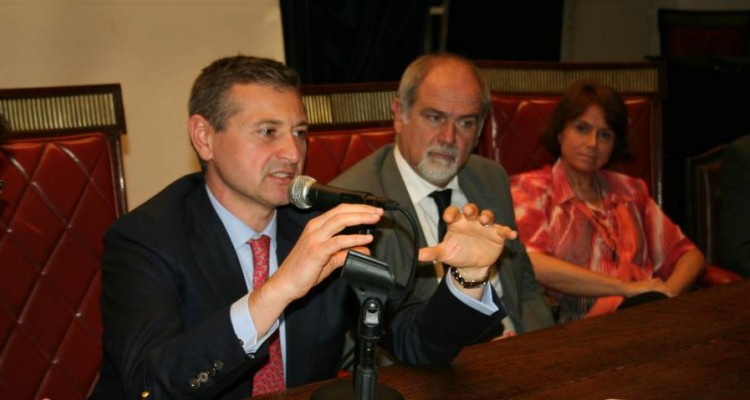 El seminario permanente que dirige el Dr. Córdoba inició las actividades del ciclo 2012 con las exposiciones de Antonio Tullio y Cristina N. Armella.