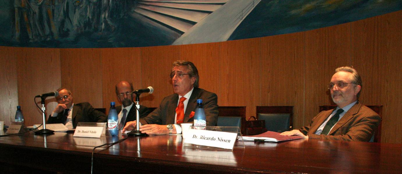 Martín Arecha, Rafael M. Manóvil, Daniel R. Vítolo y Ricardo Nissen