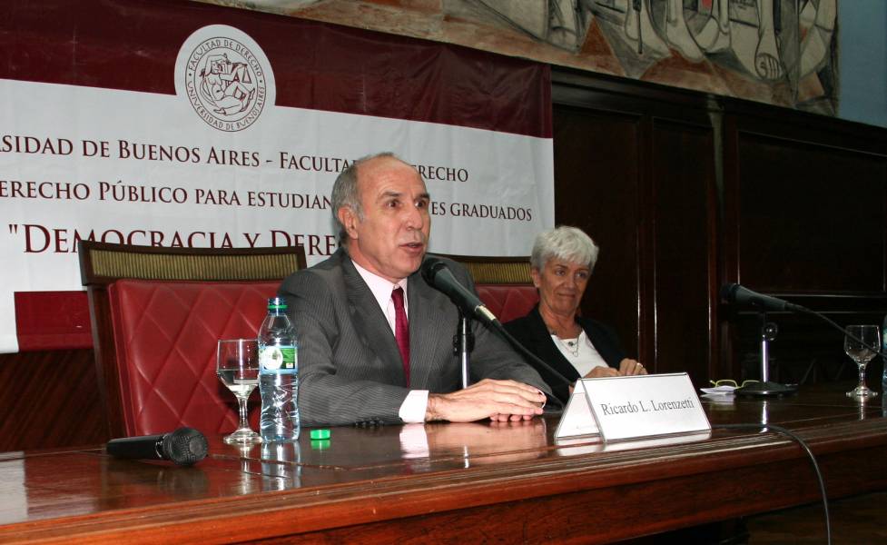 Ricardo L. Lorenzetti y Mónica Pinto