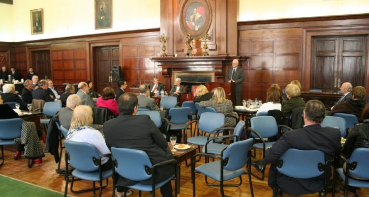 Ciclo de almuerzos académicos para profesores de la Facultad de Derecho “Interpretación constitucional”