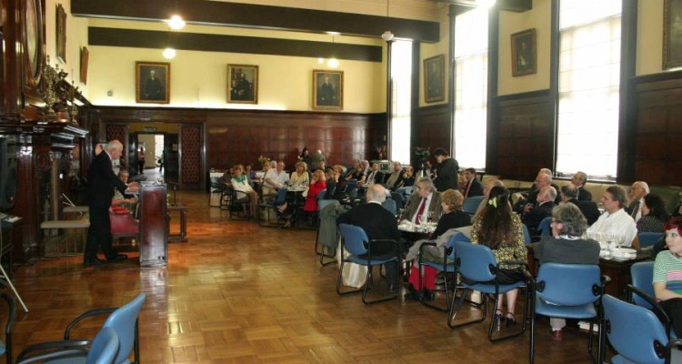 Ciclo de almuerzos académicos para profesores de la Facultad de Derecho “El comportamiento moral respecto de los moribundos” 