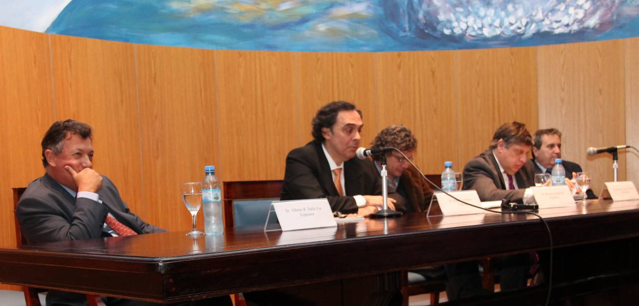 Alberto R. Dalla Via, Raúl Gustavo Ferreyra, Roberto Gargarella, Marcelo López Alfonsín y Edgardo Costa