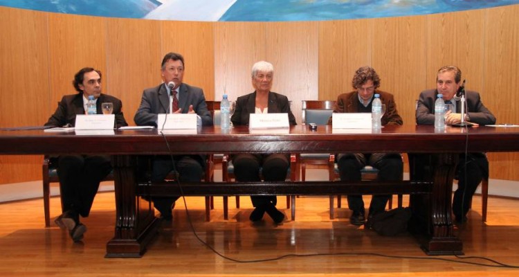 Raúl Gustavo Ferreyra, Alberto R. Dalla Via, Mónica Pinto, Roberto Gargarella y Edgardo Costa