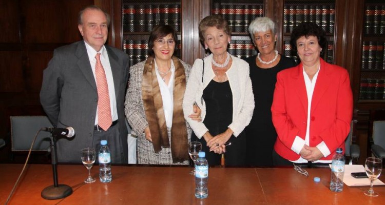 Raúl Vinuesa, Lilian del Castillo, Hortensia D. T. Gutiérrez Posse, Mónica Pinto y Susana Novile