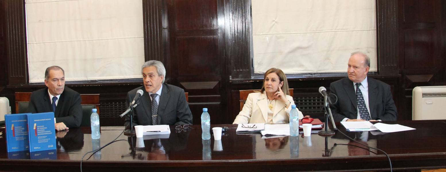 Jorge A. Amaya, Osvaldo A. Gozaíni, Adelina Loianno y Daniel Sabsay