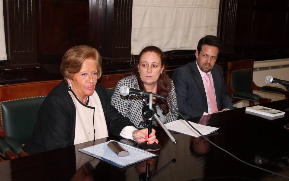 Graciela Güidi, Flavia Medina y Rodrigo Laje