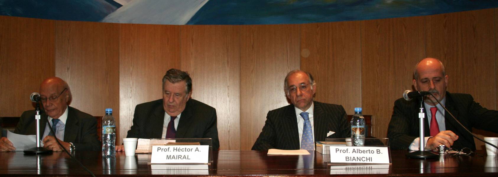 Juan Carlos Cassagne, Héctor A. Mairal, Alberto B. Bianchi y Guido S. Tawil