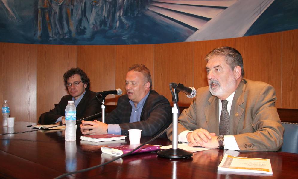 Roberto Gargarella, Andrés Gil Domínguez y Carlos M. Cárcova