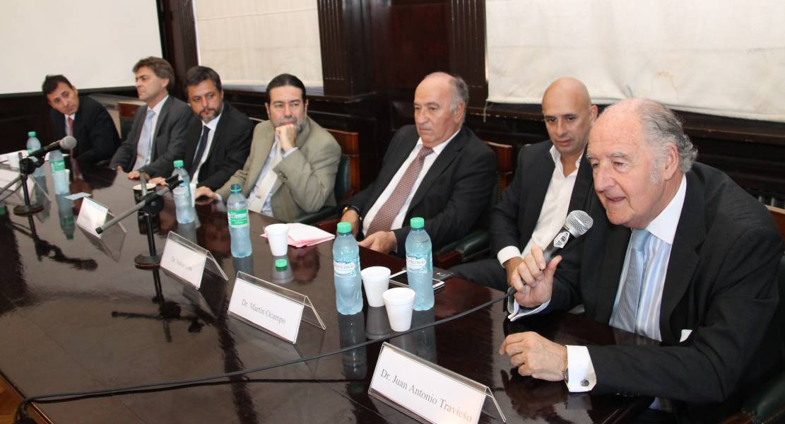 Patricio A. Maraniello, Flavio González, Gonzalo Alvarez, Ricardo Rabinovich-Berkman, Néstor O. Losa, Martín Ocampo y Juan Antonio Travieso