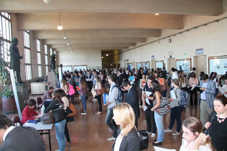 La Facultad organizó la VI Feria de Empleos para estudiantes y graduados