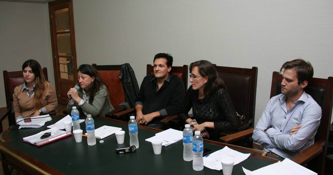 Camila Petrone, Paula Litvachky, Lucas Arrimada, Valeria Milanes y Renzo Lavin