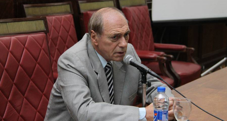 E. Raúl Zaffaroni durante la conferencia inaugural.