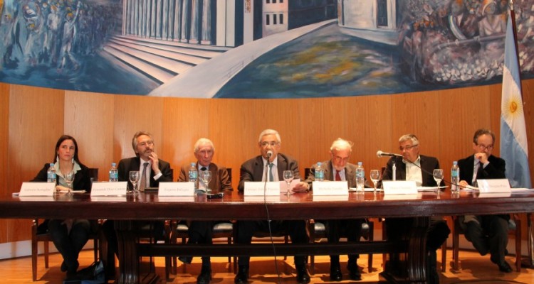 Gabriela Scataglini, Fernando Díaz Cantón, Eugenio Bulygin, Enrique Zuleta Puceiro, Michele Taruffo,Mario Chaumet y Jorge Douglas Price