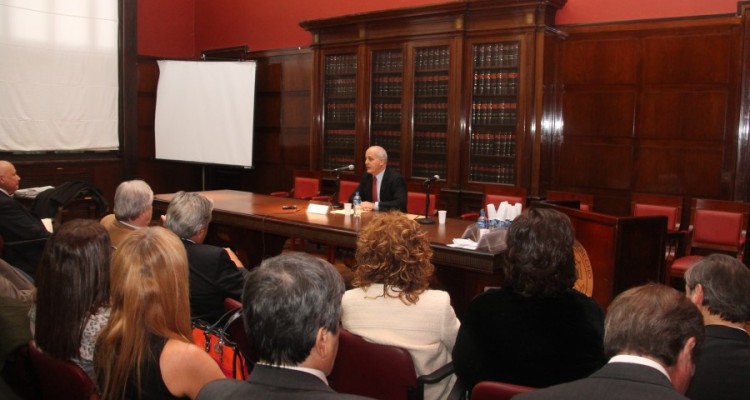 Guido S. Tawil durante la inauguración de la jornada. 