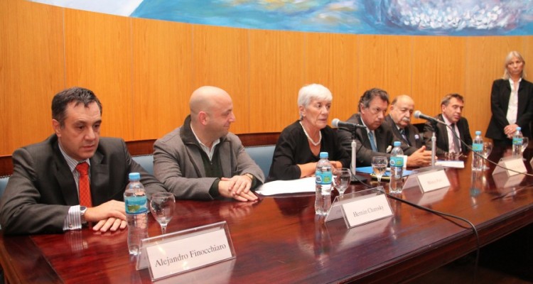 Alejandro Finocchiaro, Hernán Charosky, Mónica Pinto, Alberto R. Dalla Via, José O. Casás y Santiago Corcuera