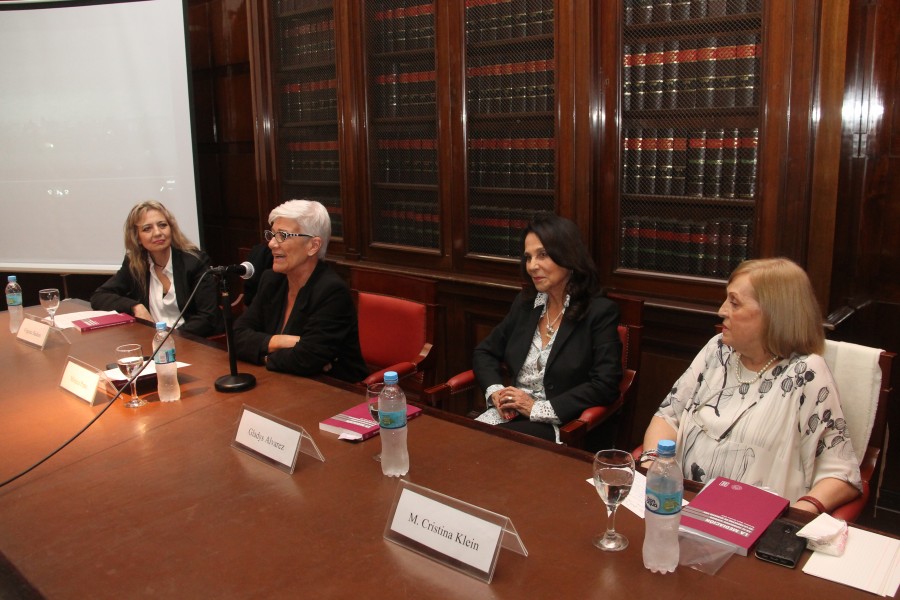 Virginia Badino, Mónica Pinto, Gladys Álvarez y María Cristina Klein