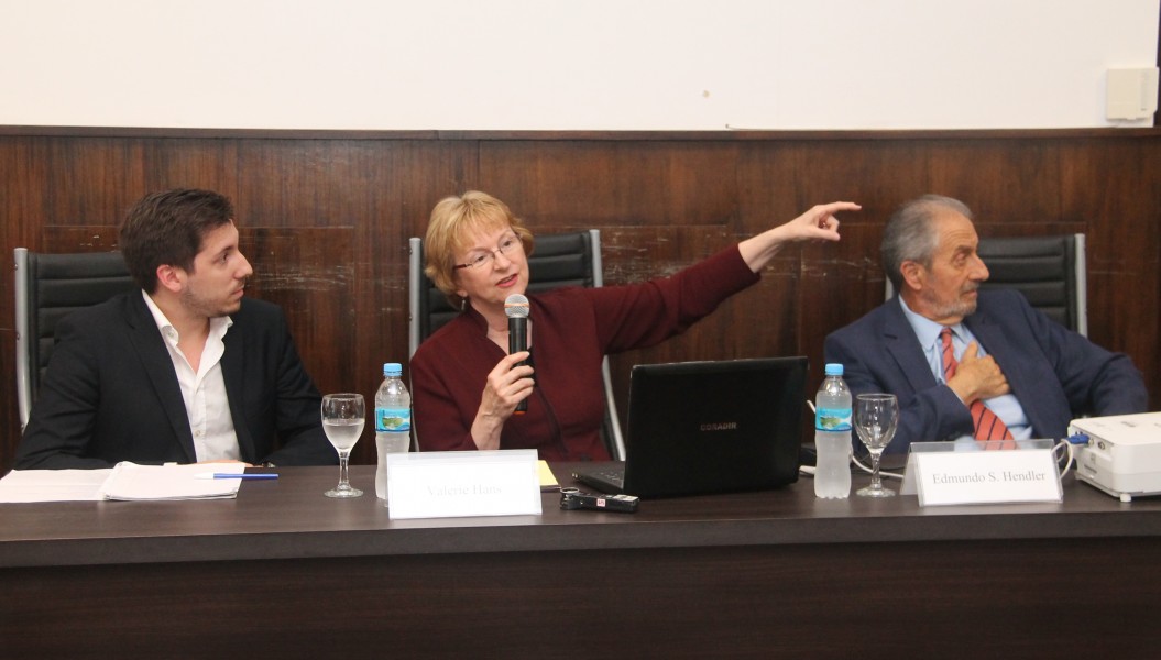 Agustín Hugo Arias Deceglie, Valerie Hans y Edmundo S. Hendler